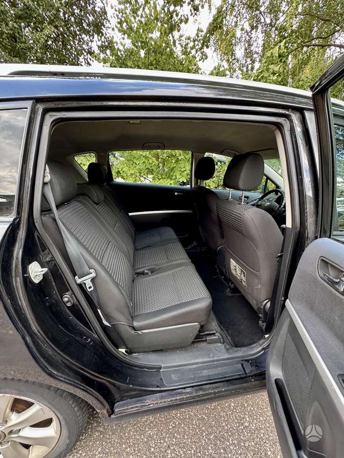Toyota Corolla Verso - 10
