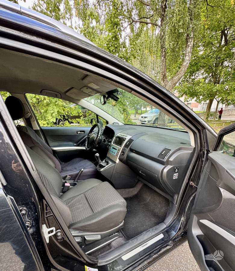 Toyota Corolla Verso - 11