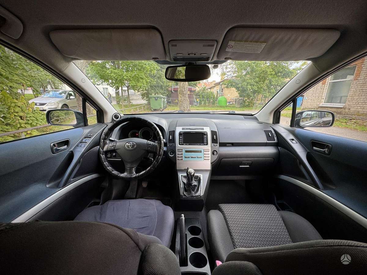 Toyota Corolla Verso - 12