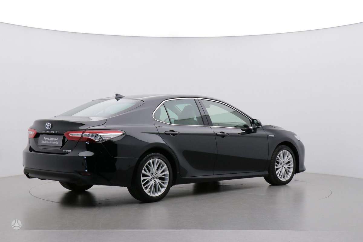 Toyota Camry - 3