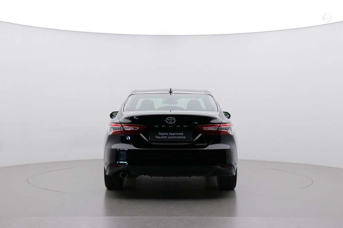 Toyota Camry - 5
