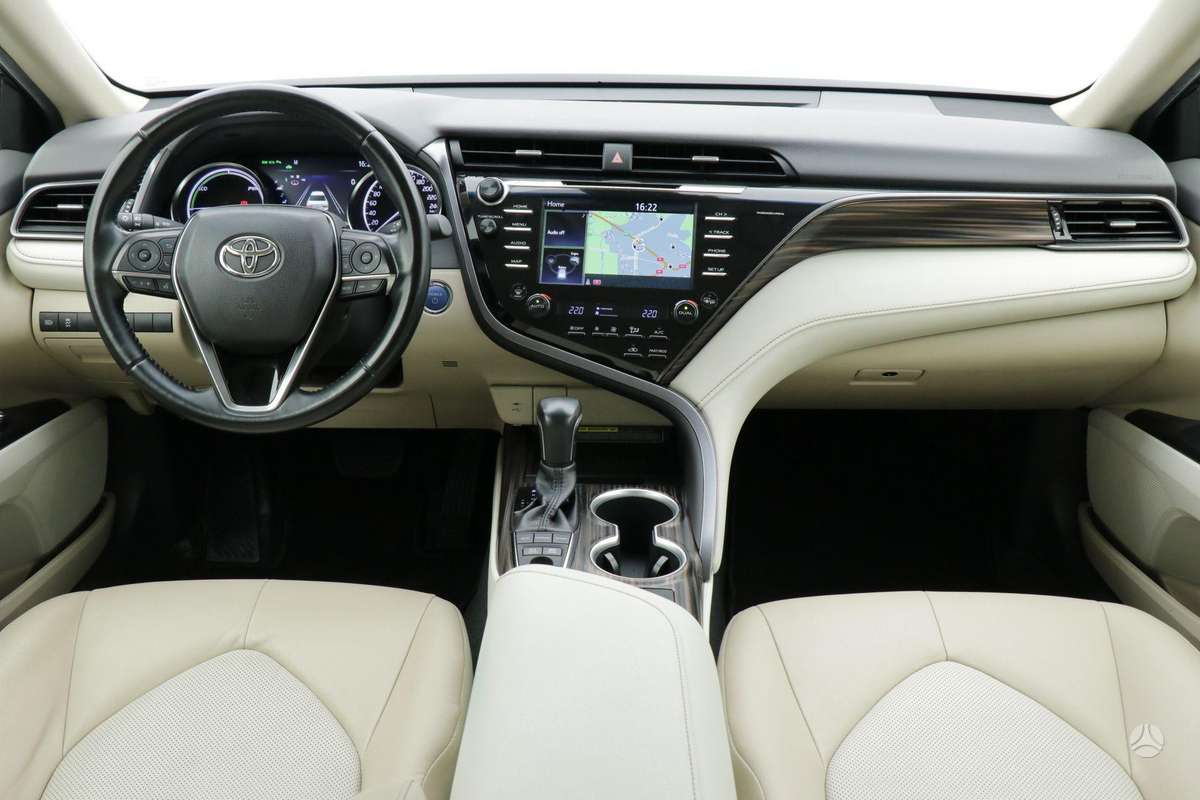 Toyota Camry - 7