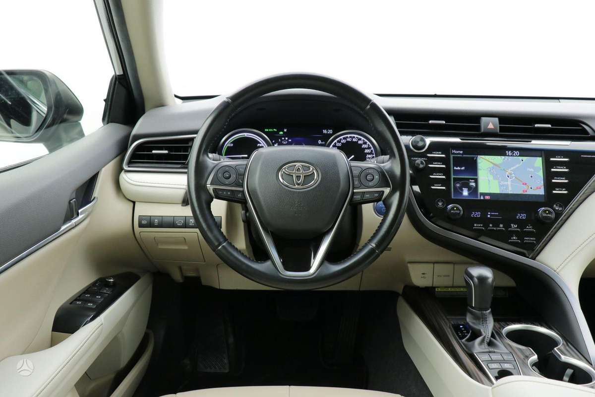 Toyota Camry - 8