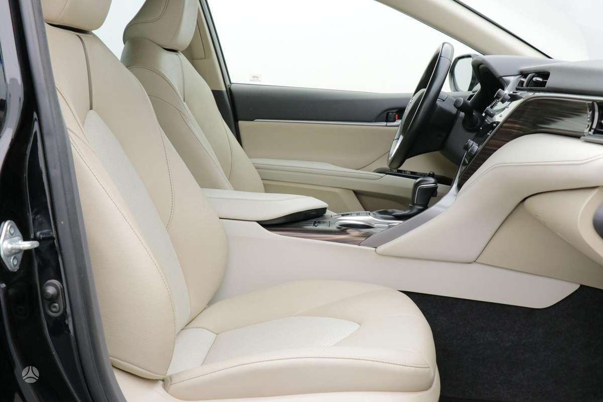 Toyota Camry - 9