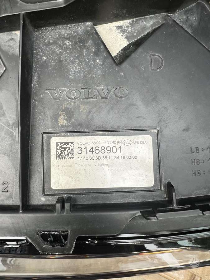 Volvo V90 žibintai