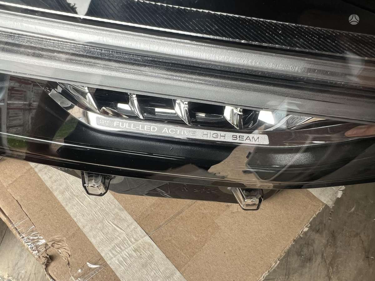 Volvo V90 žibintai