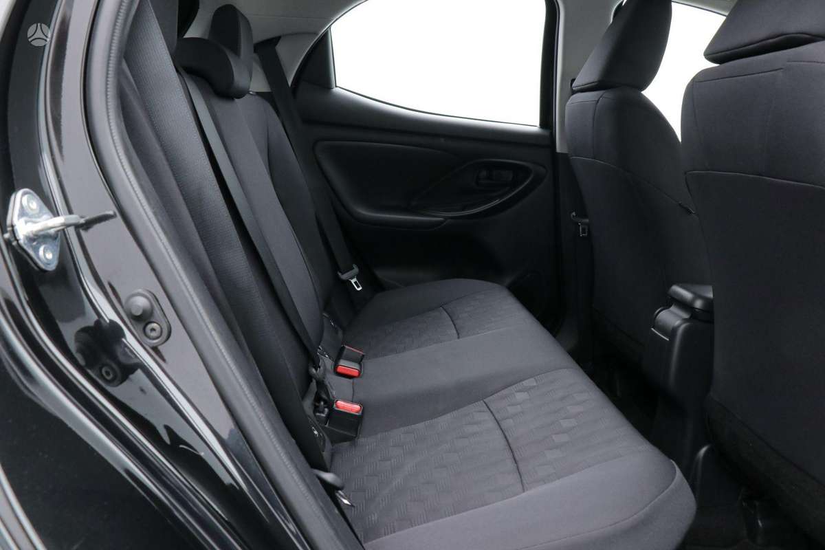 Toyota Yaris - 10