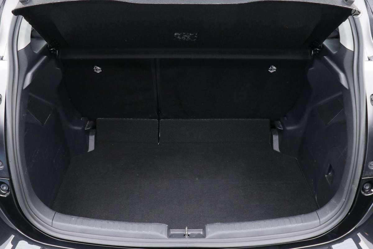 Toyota Yaris - 11