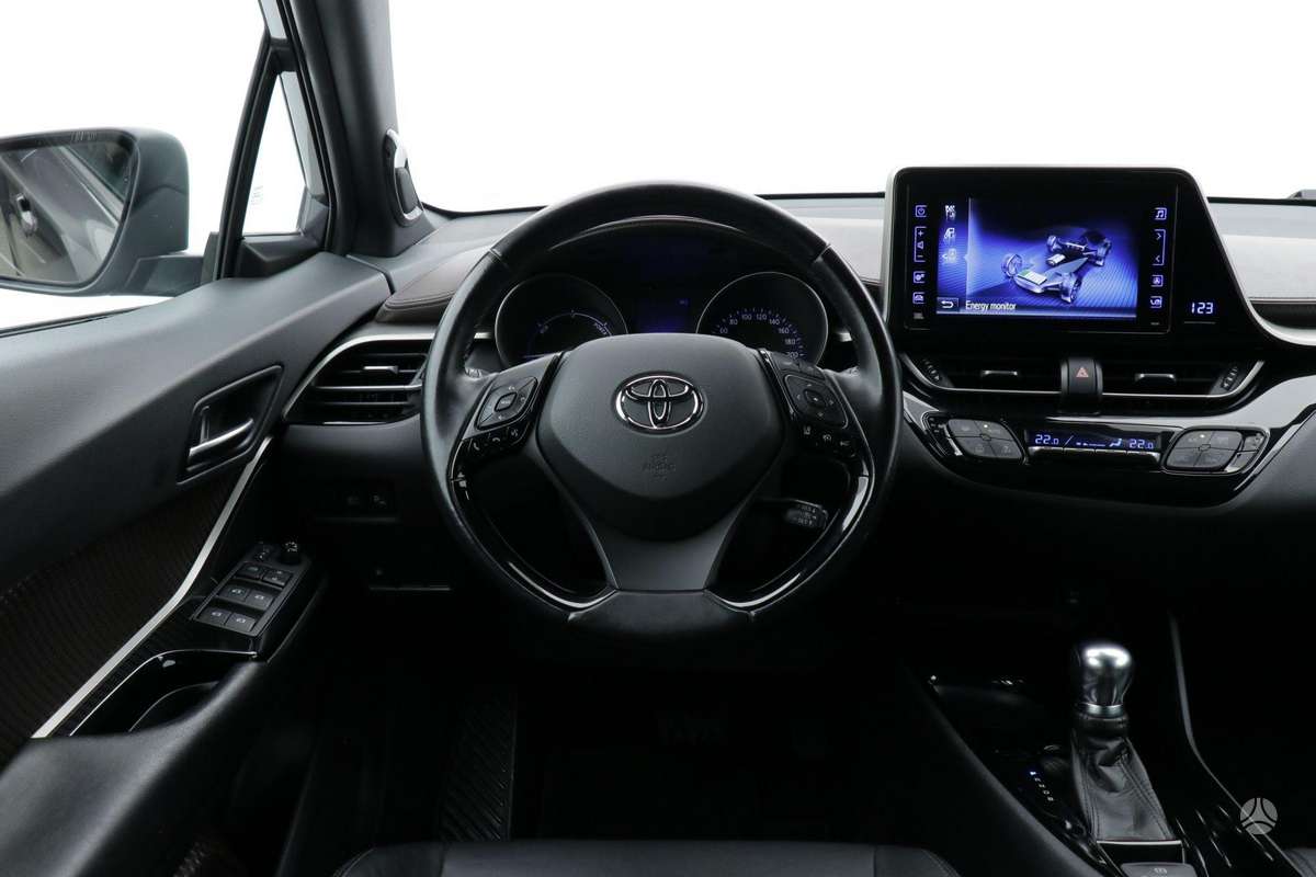 Toyota C-HR - 8