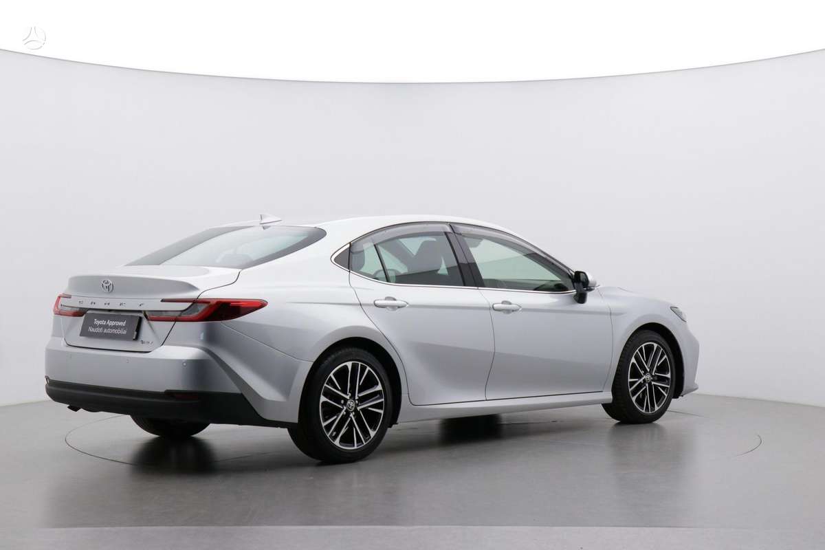 Toyota Camry - 3