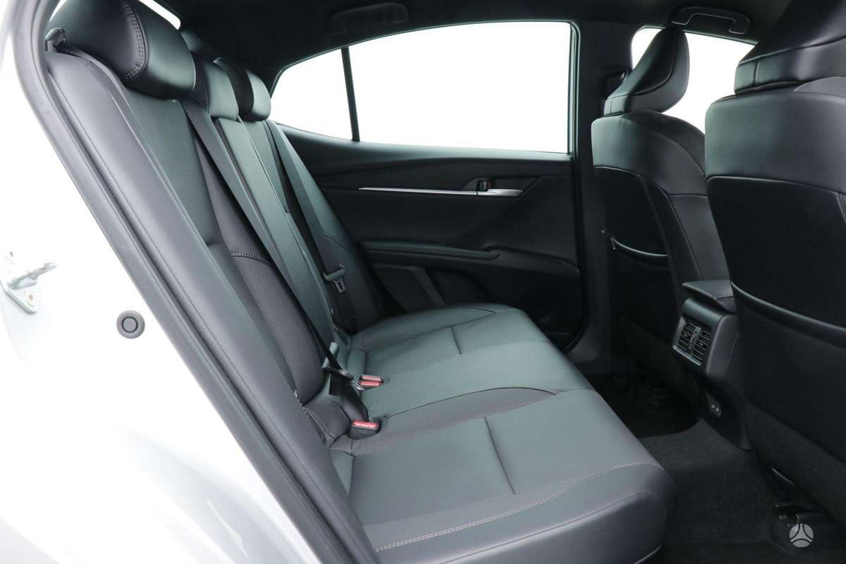 Toyota Camry - 10