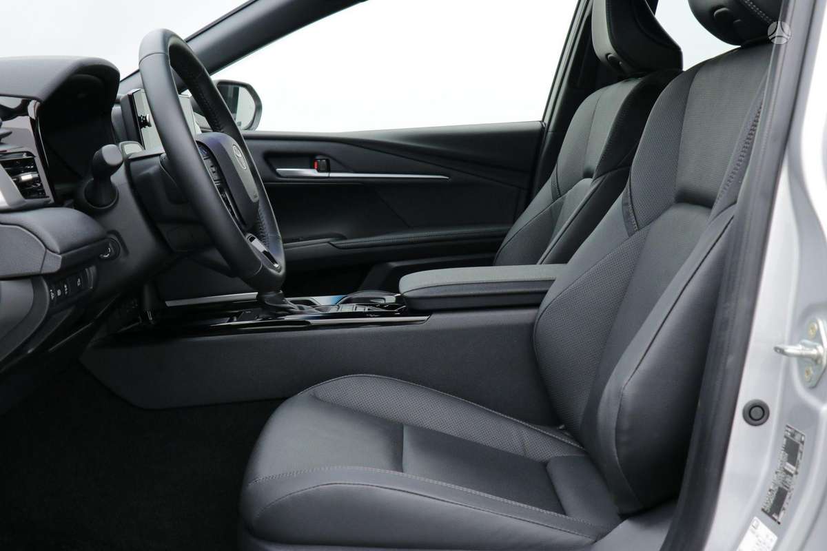 Toyota Camry - 12