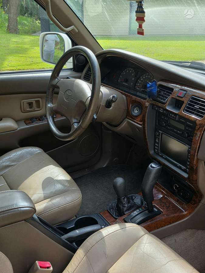 Toyota 4Runner - 10