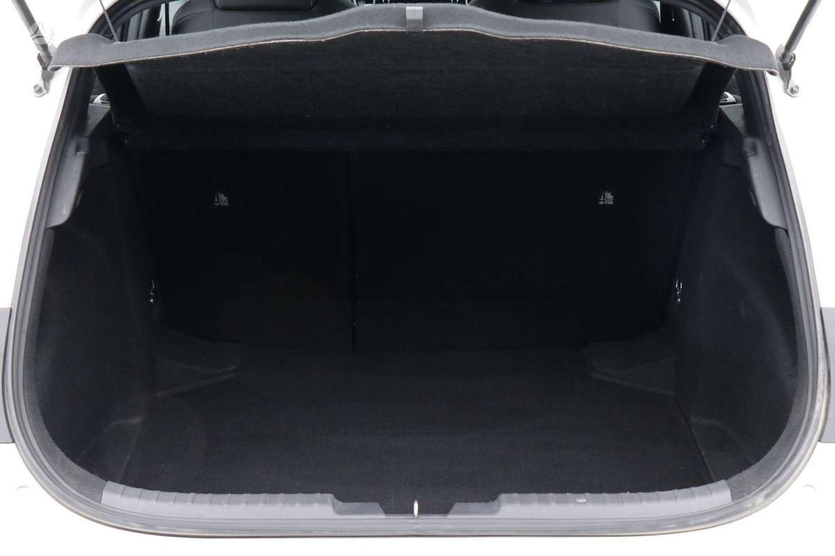 Toyota Corolla, 1.2 l., hatchback