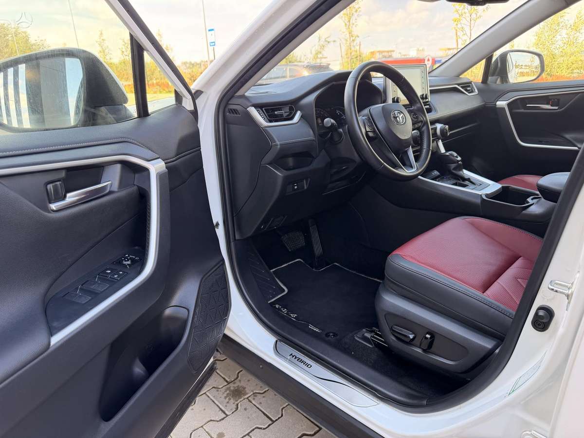 Toyota RAV4 - 8