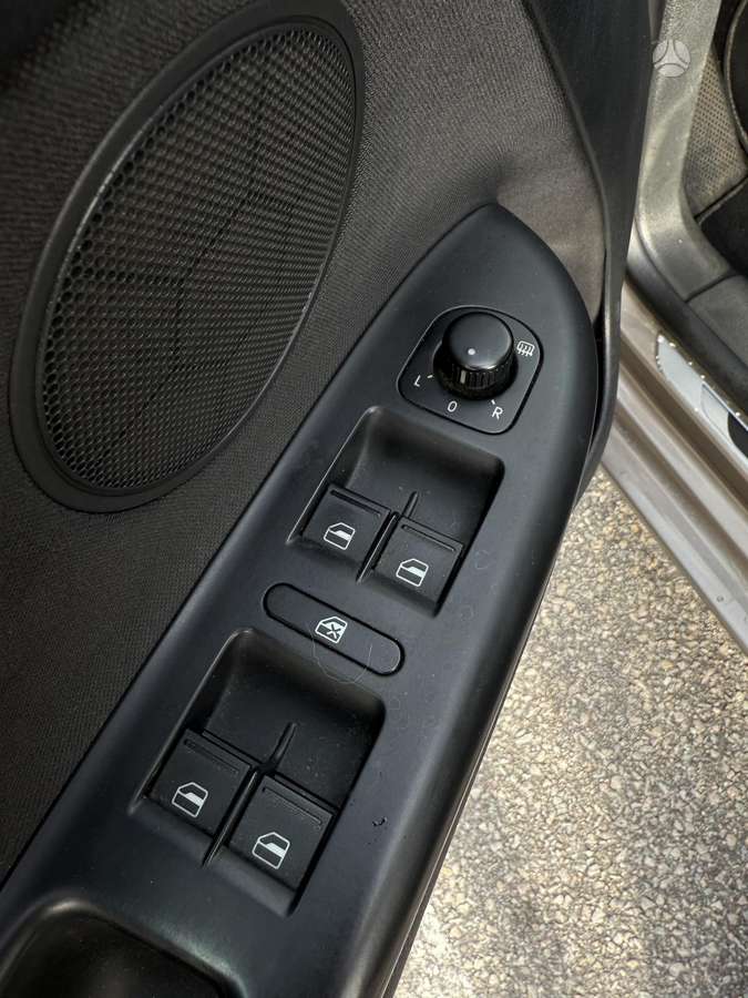 Volkswagen Golf Plus - 11
