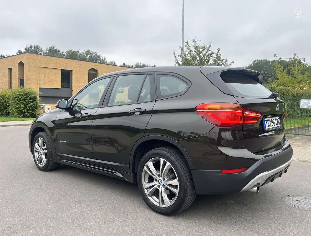 BMW X1, 2.0 l., Внедорожник / Кроссовер