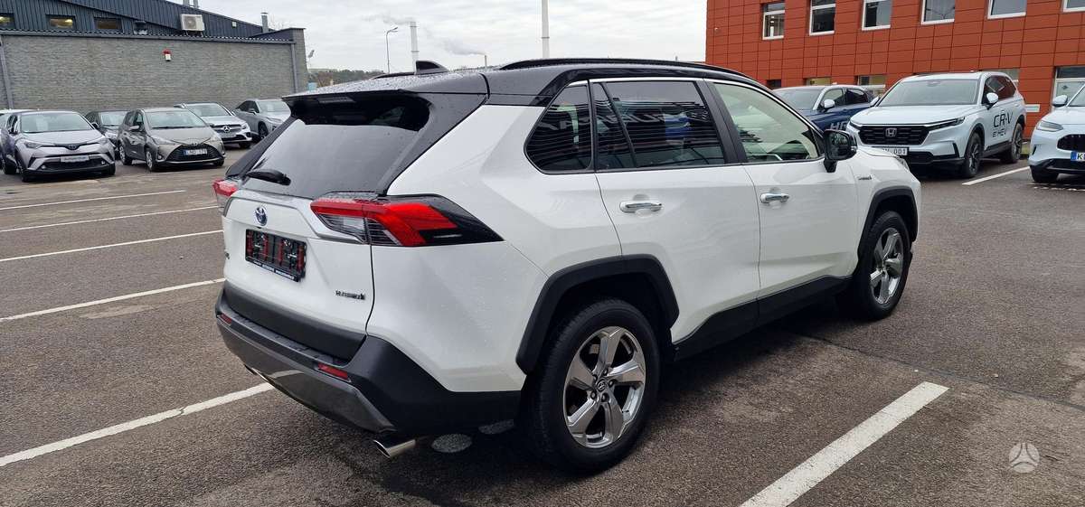 Toyota RAV4 - 5