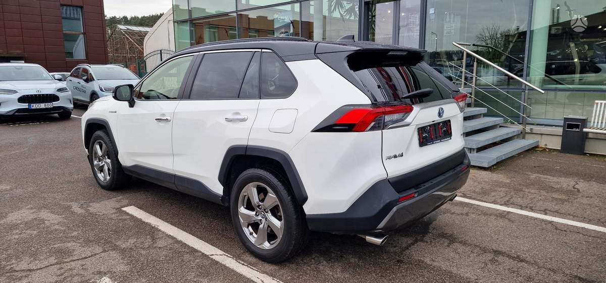 Toyota RAV4 - 6