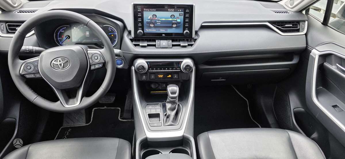 Toyota RAV4 - 8
