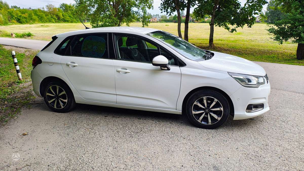 Citroen C4, 1.6 l., hatchback
