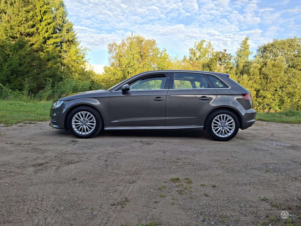 Audi A3, 1.6 l., Хэтчбек