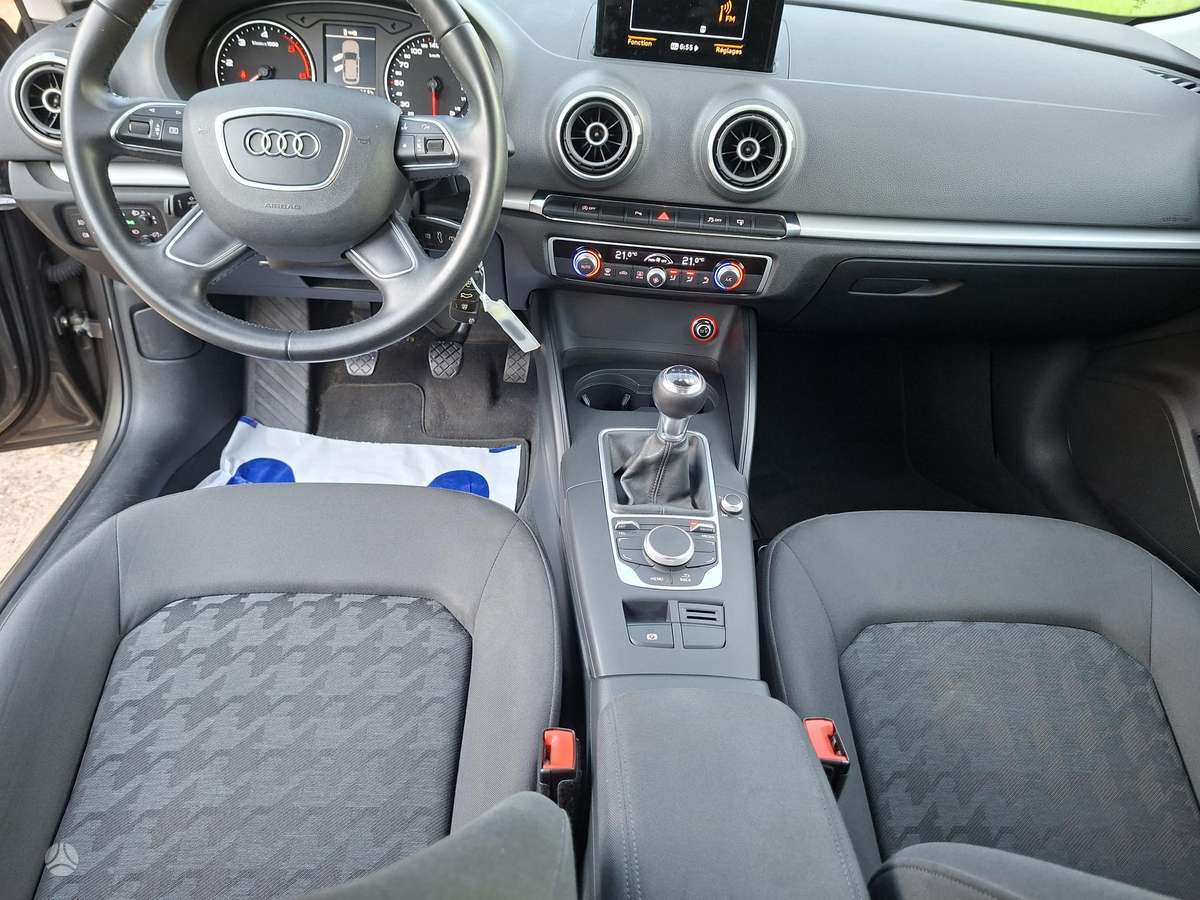 Audi A3, 1.6 l., Хэтчбек