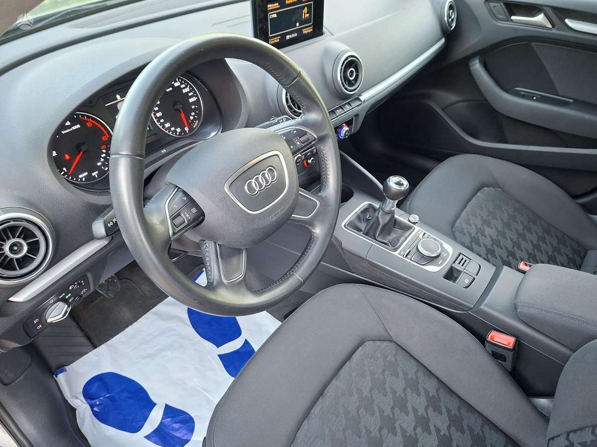 Audi A3, 1.6 l., Хэтчбек