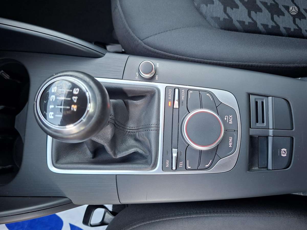 Audi A3, 1.6 l., Хэтчбек