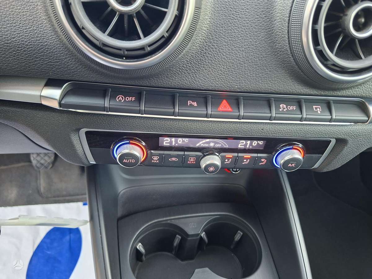 Audi A3, 1.6 l., Хэтчбек