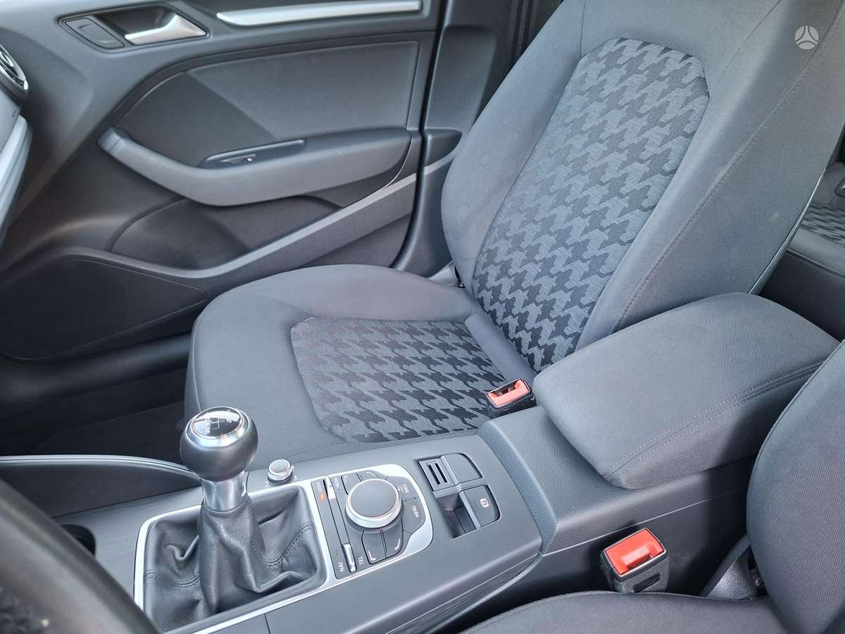 Audi A3, 1.6 l., Хэтчбек