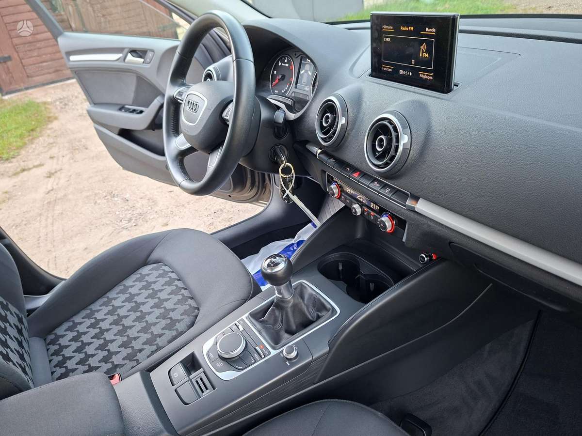 Audi A3, 1.6 l., Хэтчбек