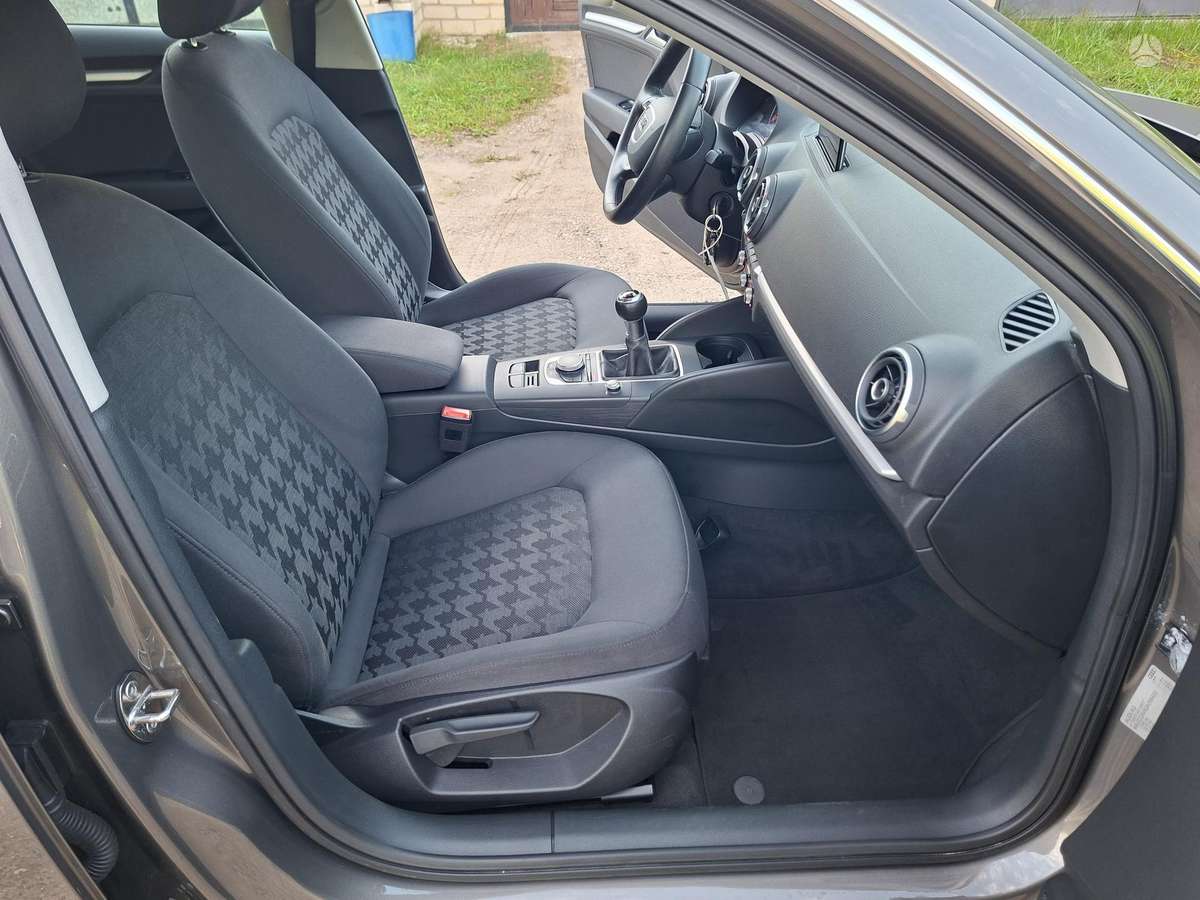 Audi A3, 1.6 l., Хэтчбек