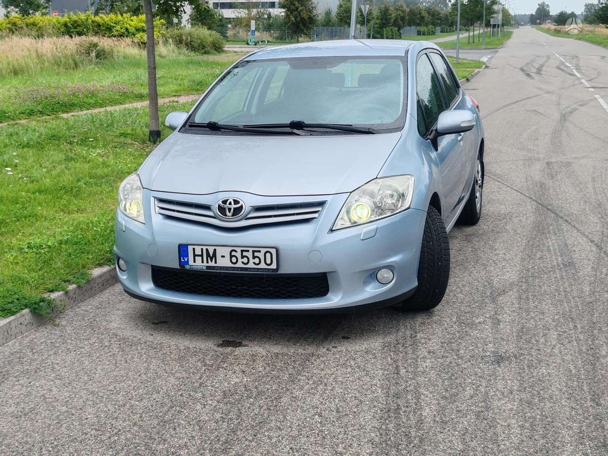 Toyota Auris - 12