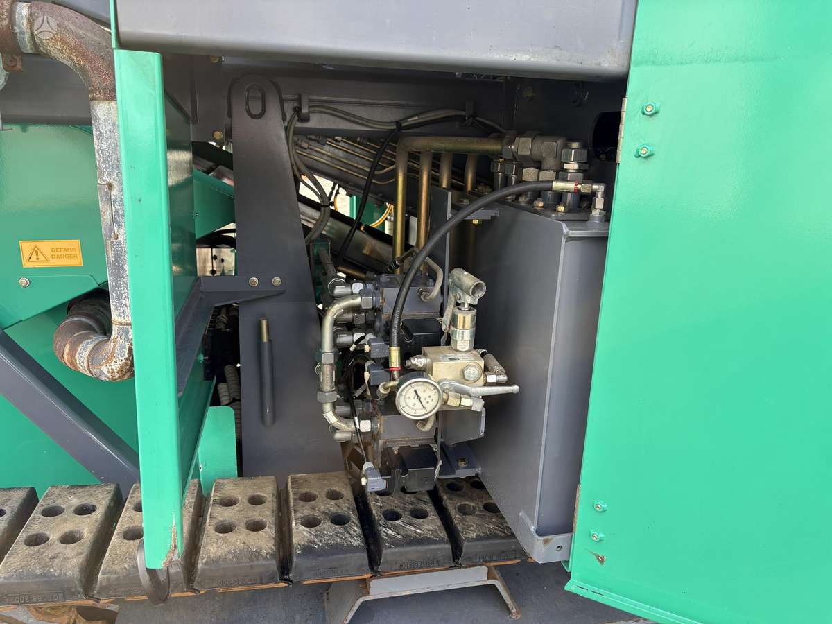 Vögele MT1000-1, paving machinery