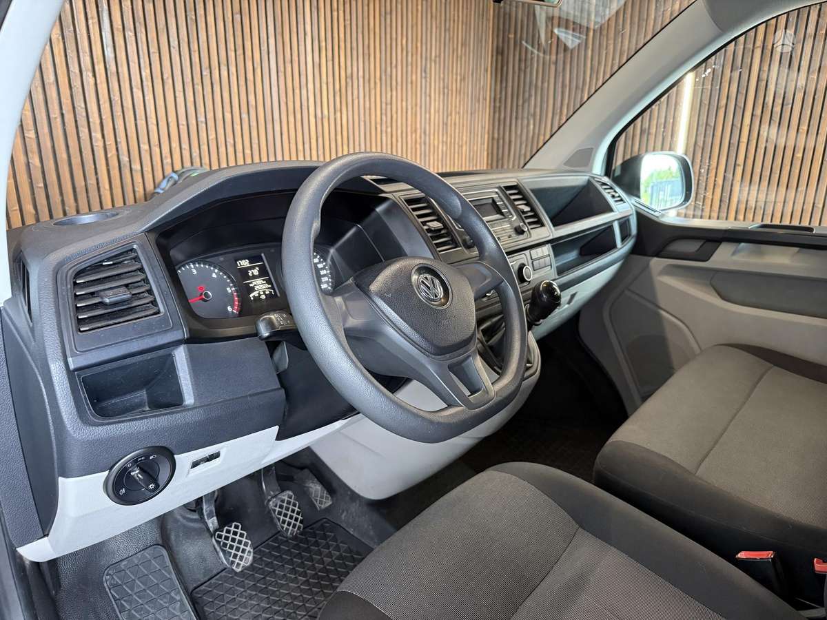 Volkswagen Transporter - 9