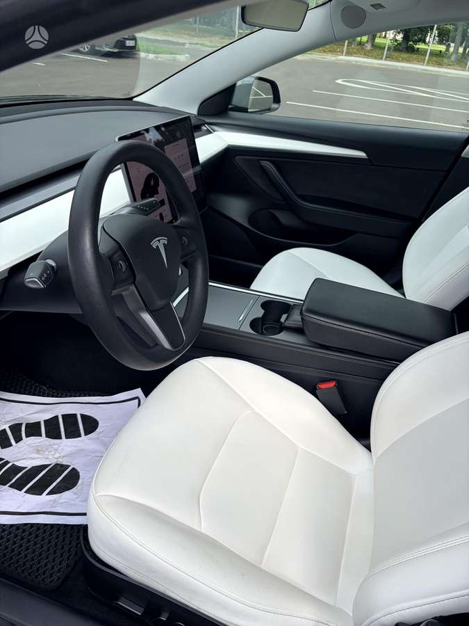 Tesla Model 3, 54 кВт·ч, Хэтчбек