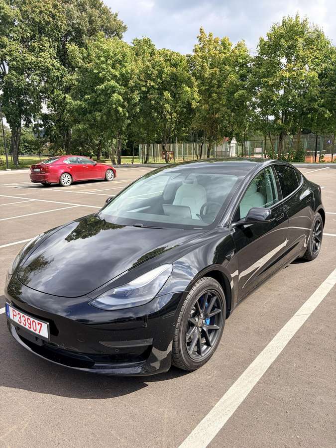 Tesla Model 3, 54 кВт·ч, Хэтчбек