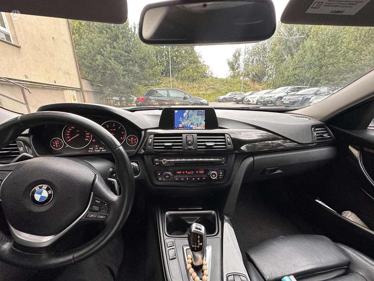 BMW 318, 2.0 l., Седан