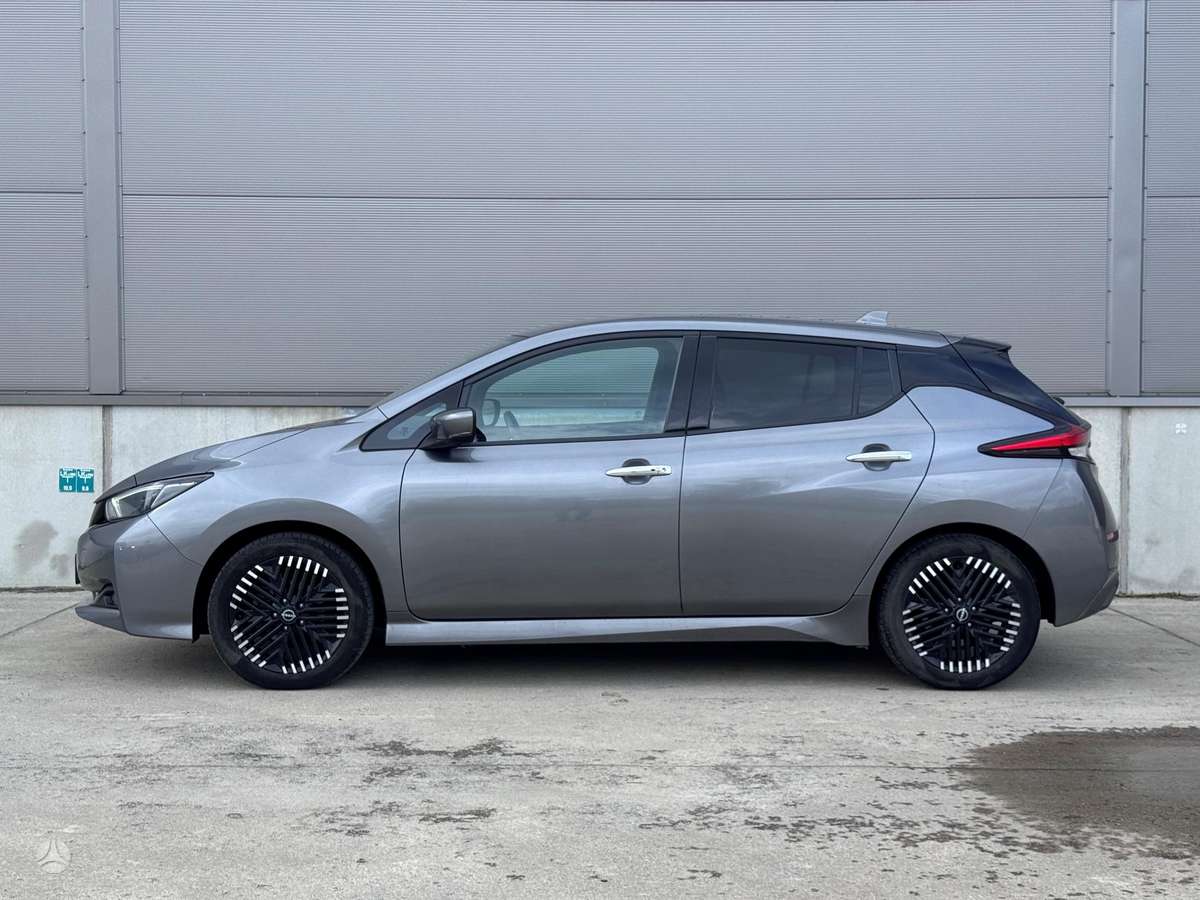 Nissan Leaf, 40 kWh, hatchback
