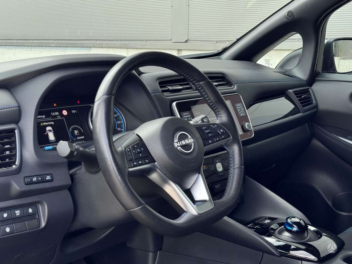 Nissan Leaf, 40 kWh, hatchback