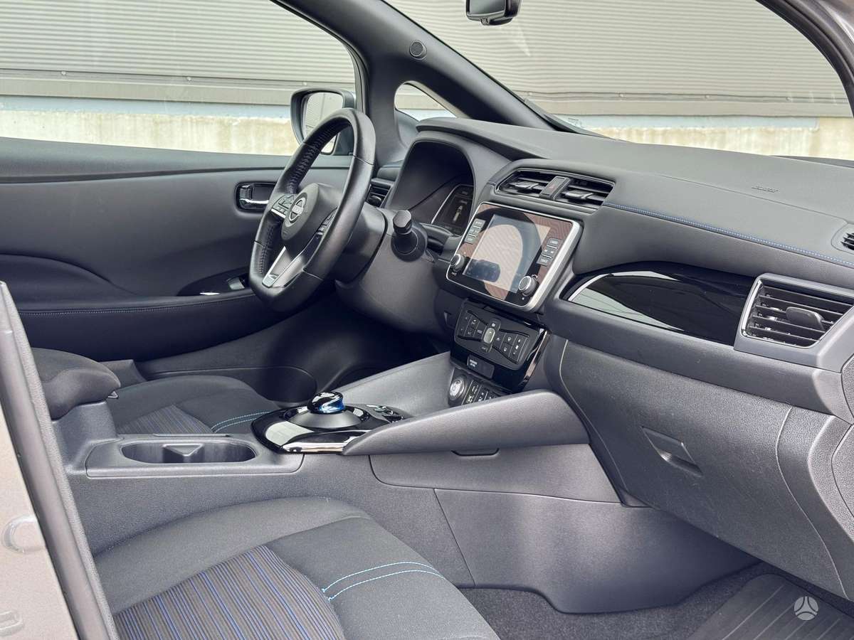 Nissan Leaf, 40 kWh, hatchback