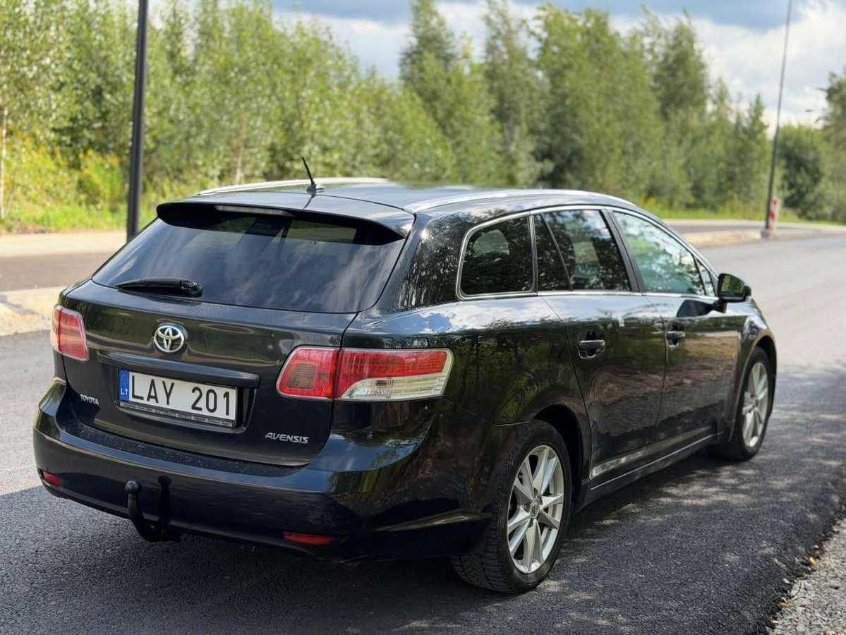 Toyota Avensis - 4