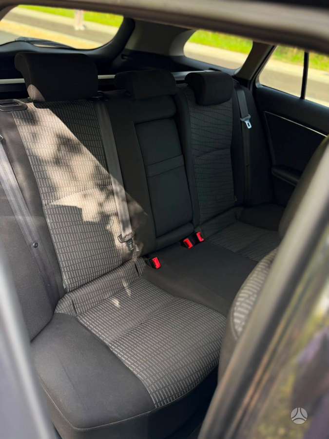 Toyota Avensis - 9