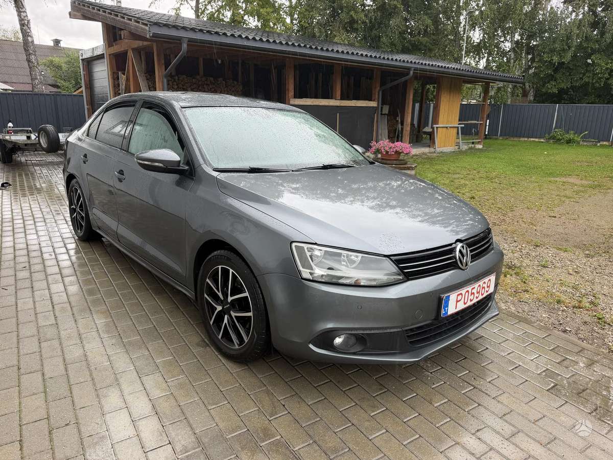 Volkswagen Jetta - 3