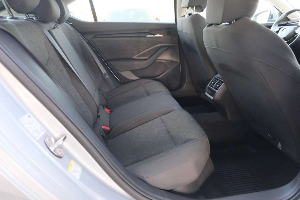 Škoda Superb - 8