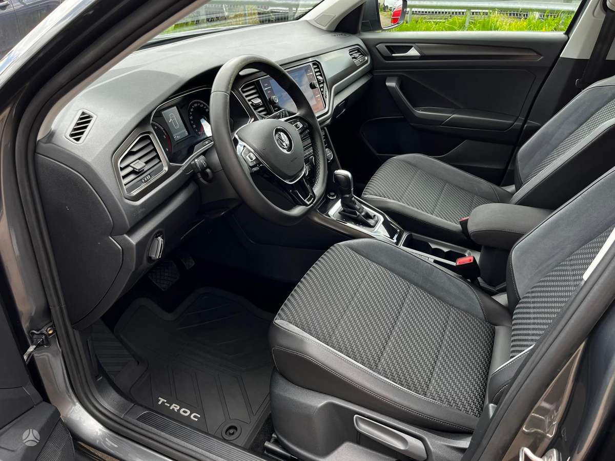 Volkswagen T-Roc - 11