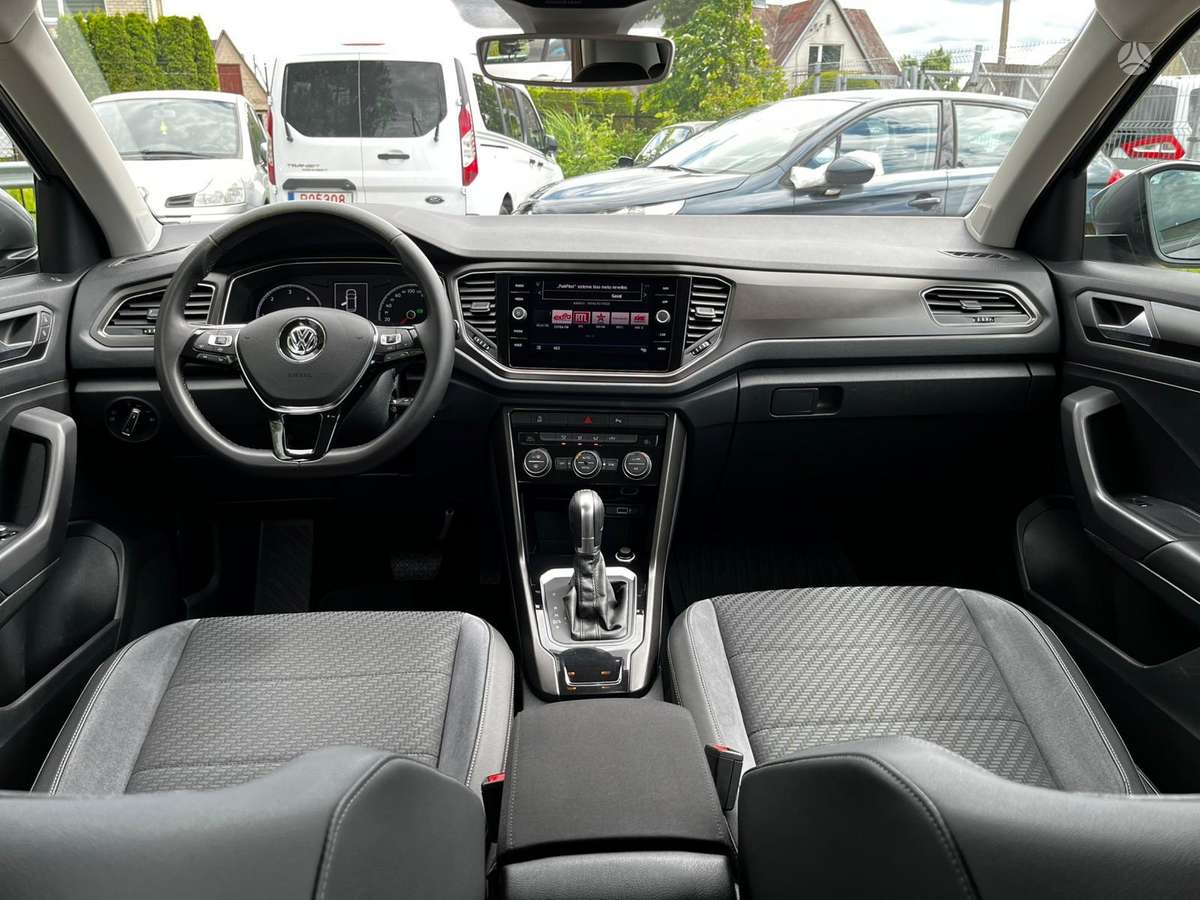 Volkswagen T-Roc - 12