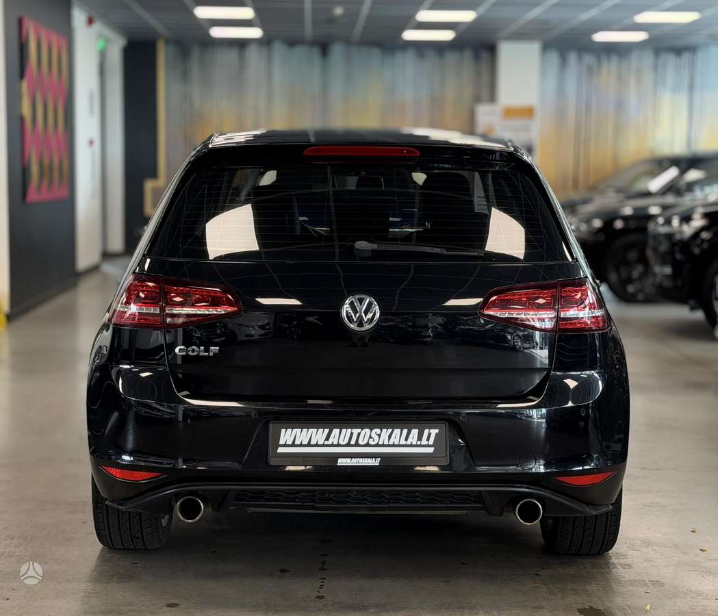 Volkswagen Golf - 4
