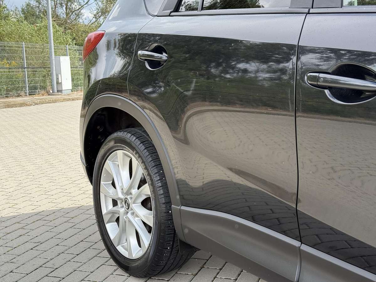 Mazda CX-5, 2.2 l., off-road / crossover